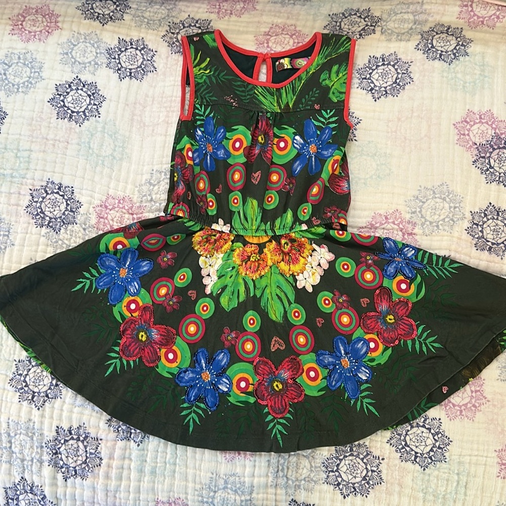Desigual size 3/4 year olds beautiful twirl dress, green leaves 🍃 & flowers 🌺